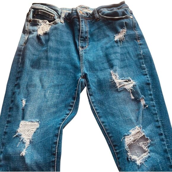 Judy Blue Capri Fit Distressed Ankle Skinny Jeans - Picture 10 of 16